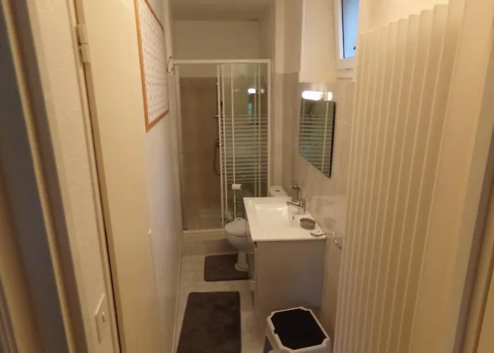 Pres Des Thermes شقة *