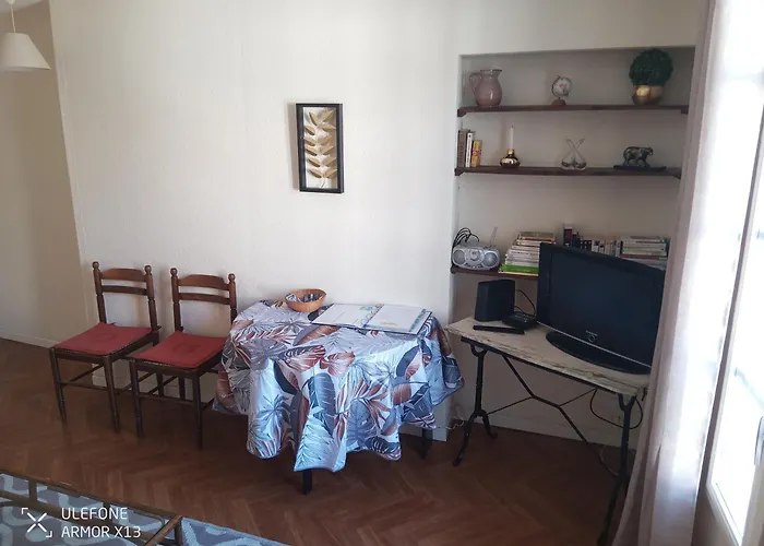 Pres Des Thermes דירה